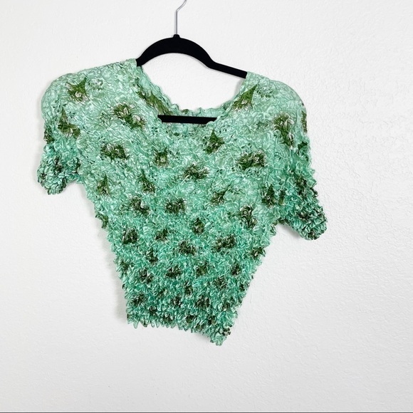Y2K Crinkle Stretchy Cropped Top Green - Picture 2 of 2